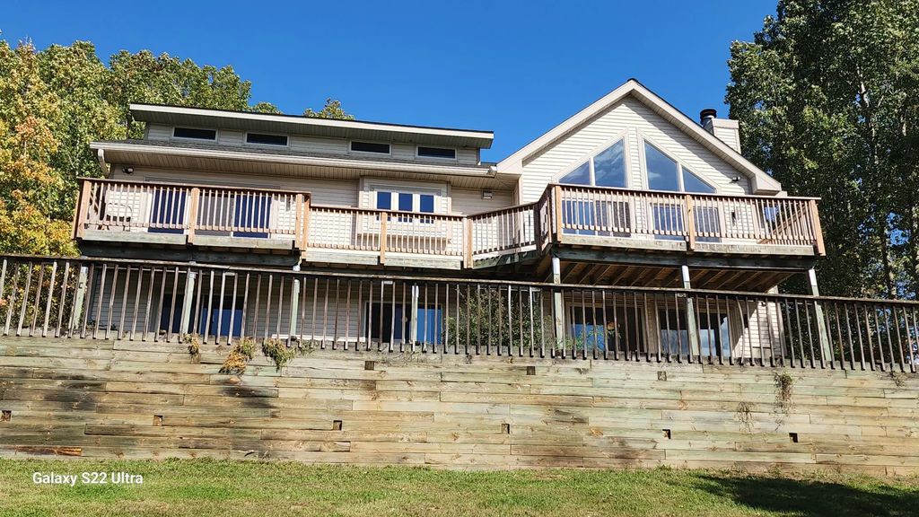 E3297 1290th Avenue, Boyceville