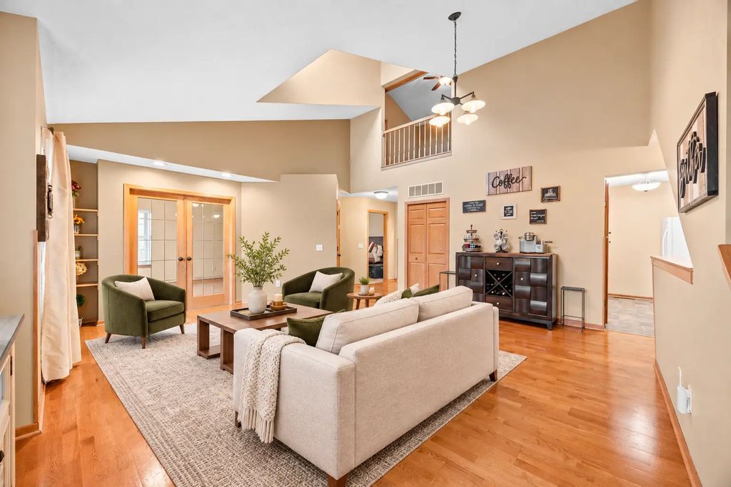 111 Morningside Drive Ne, Hutchinson