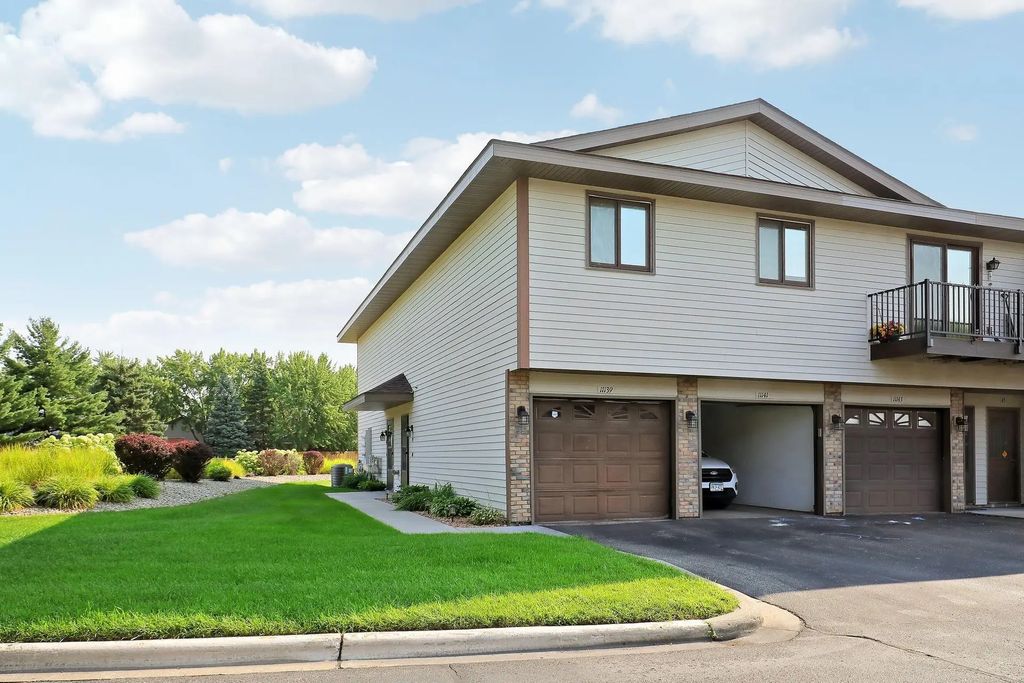 11139 Edgewood Circle N, Champlin