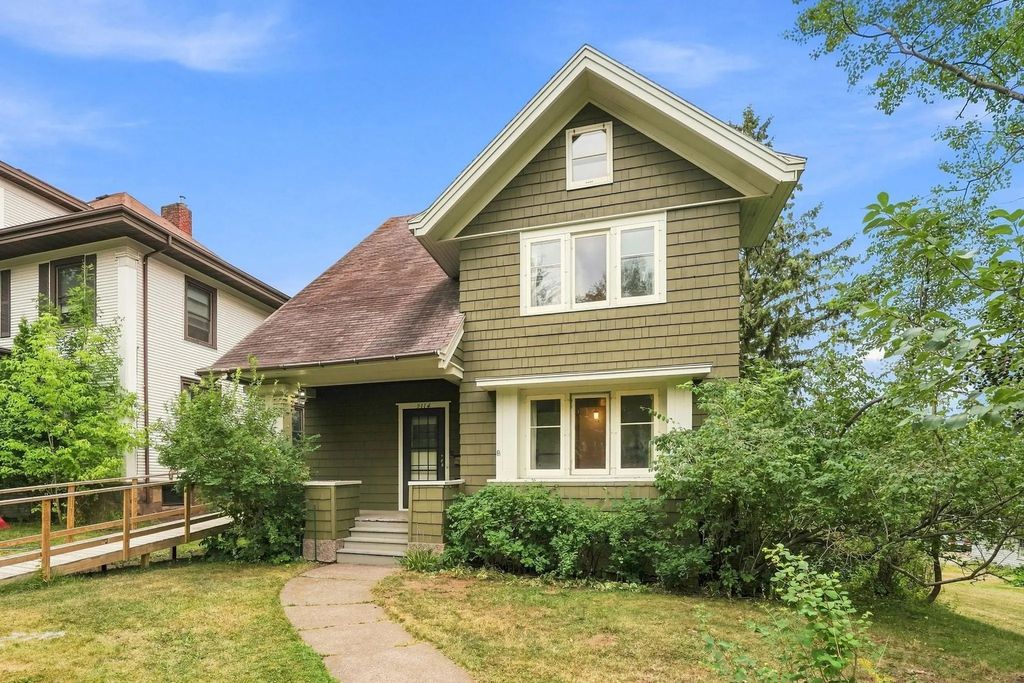 2114 E 2nd Street, Duluth