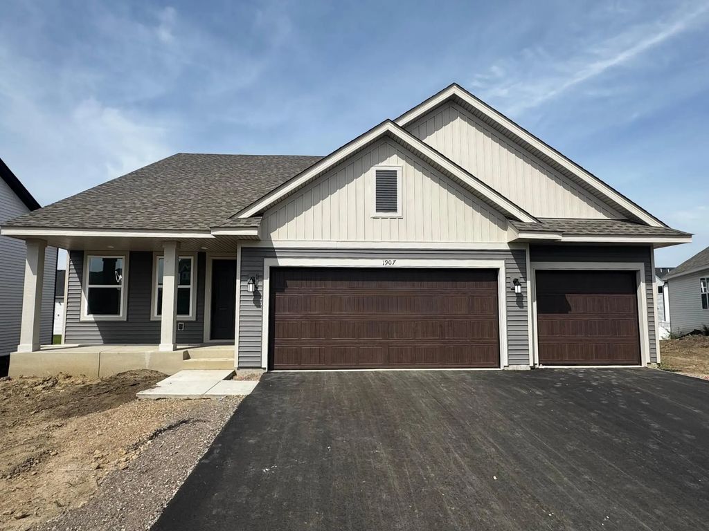 1907 Dogwood Court, Carver