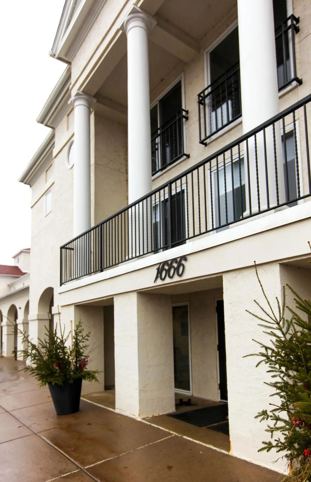 1666 Coffman Street 208, Falcon Heights