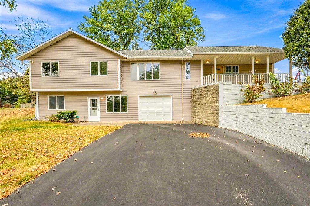 2835 Pioneer Lane, Saint Cloud