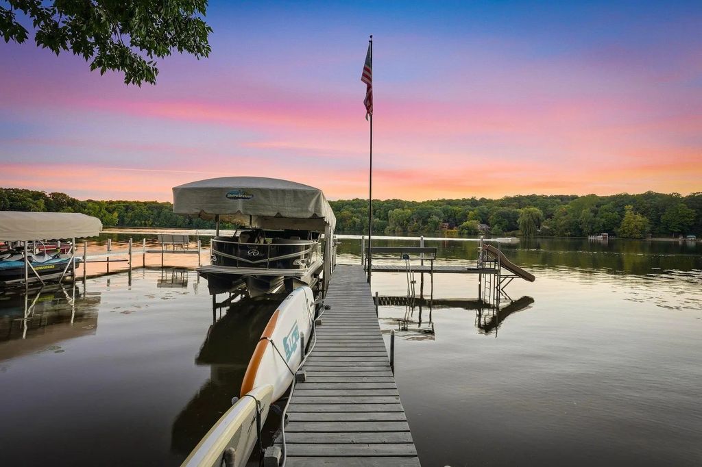 510 Pleasant View Road, Chanhassen