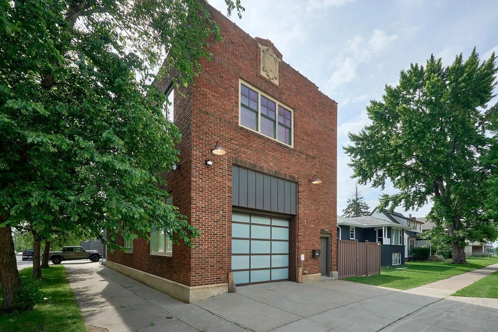 1290 Snelling Avenue N, St Paul