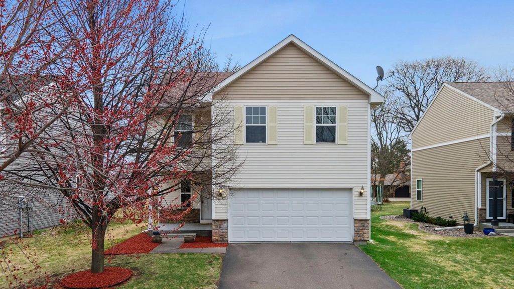 12529 Quemoy Street Ne, Blaine