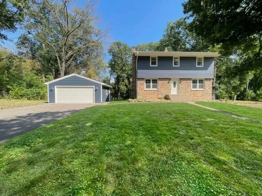 928 Griffin Avenue, Mahtomedi