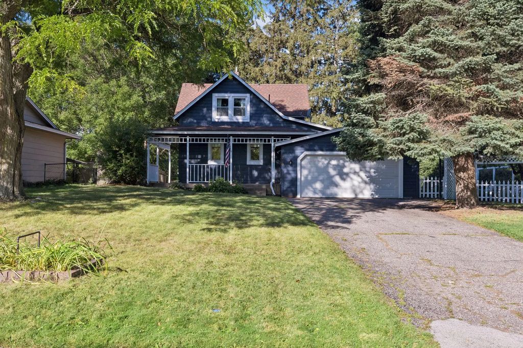 239 Oakwood Drive, Shoreview