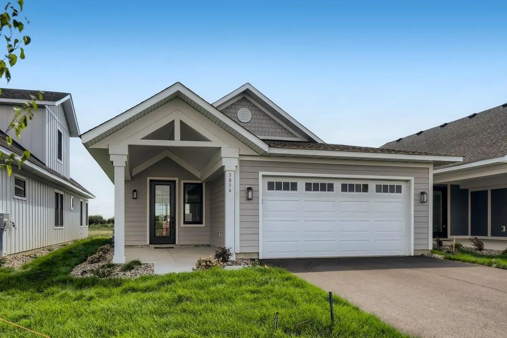 5265 216th Street W, Farmington