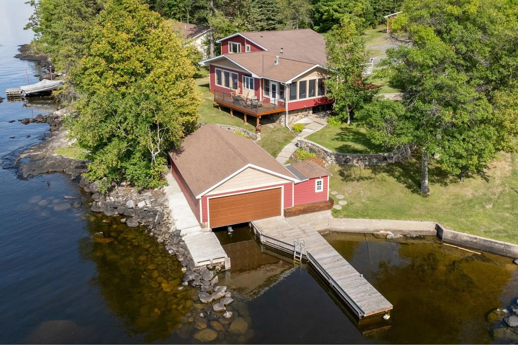 1907 Town Road 274, International Falls