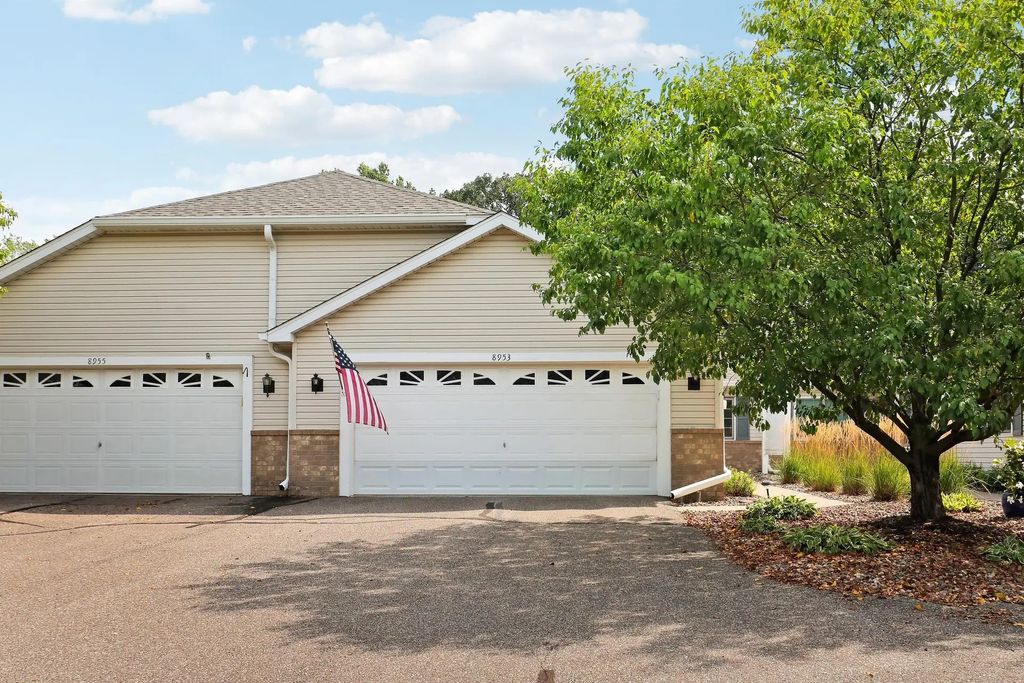 8953 Thomas Lane, Woodbury