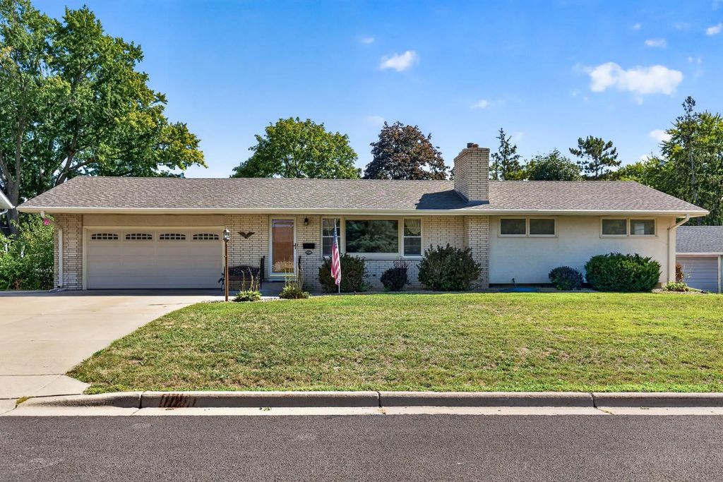 7538 Carmen Avenue, Inver Grove Heights