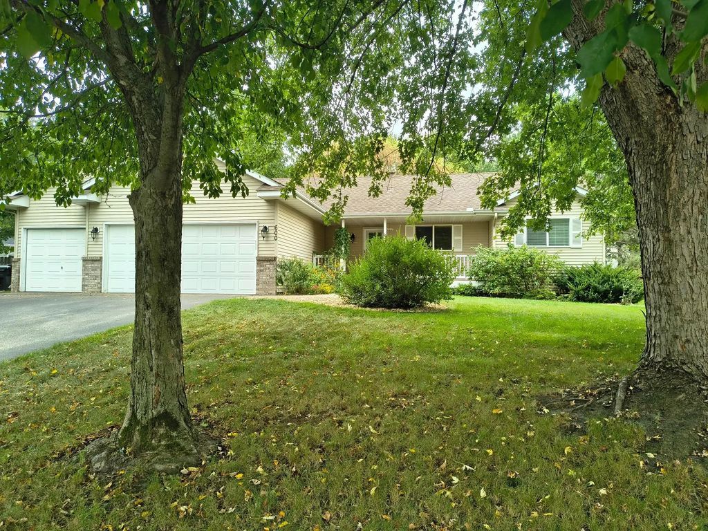 600 142nd Avenue Nw, Andover