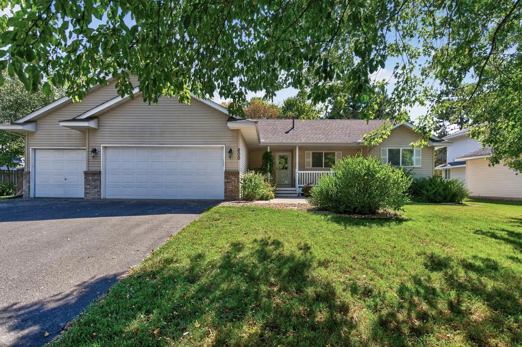 600 142nd Avenue Nw, Andover