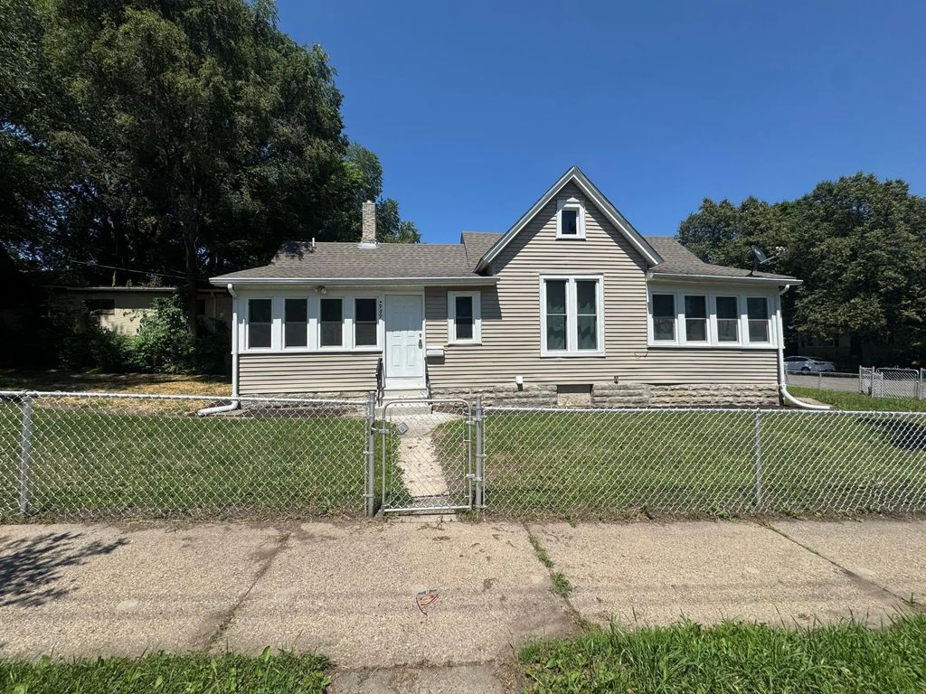 989 Marion Street, Saint Paul
