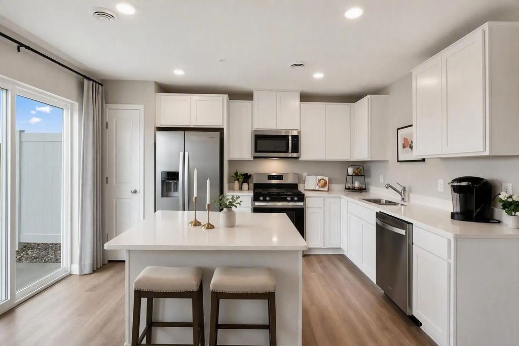 17506 Diplomat Loop, Lakeville