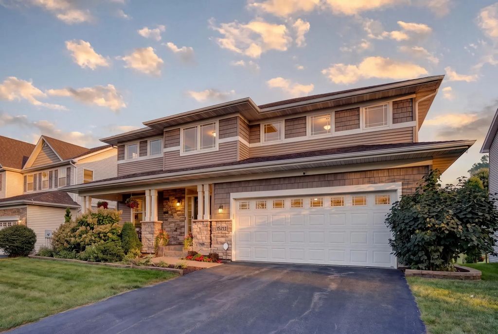 15211 Plumstone Drive, Eden Prairie