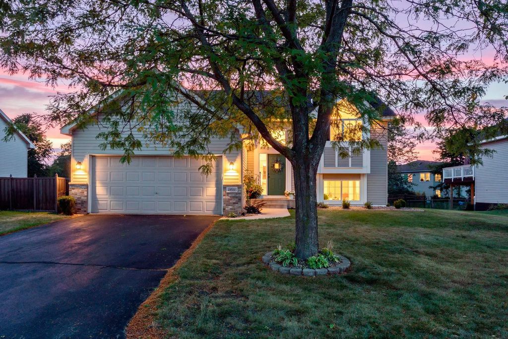 18691 Dylan Drive, Farmington