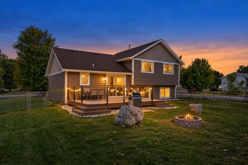 650 Robert Avenue N, Maple Lake