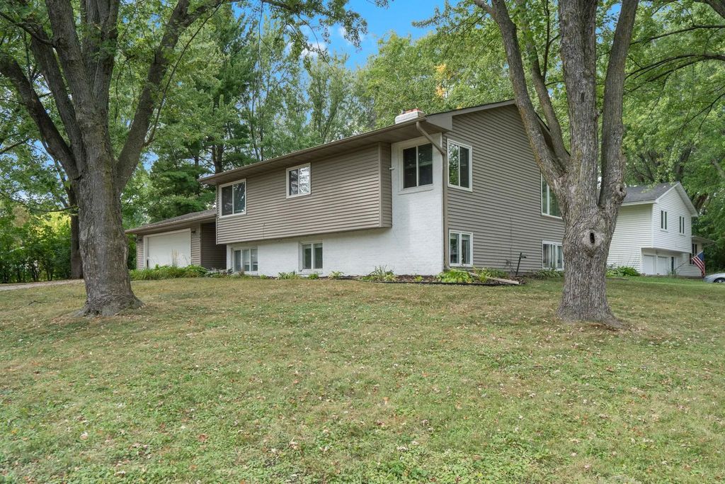 241 Harrington Drive, Long Lake