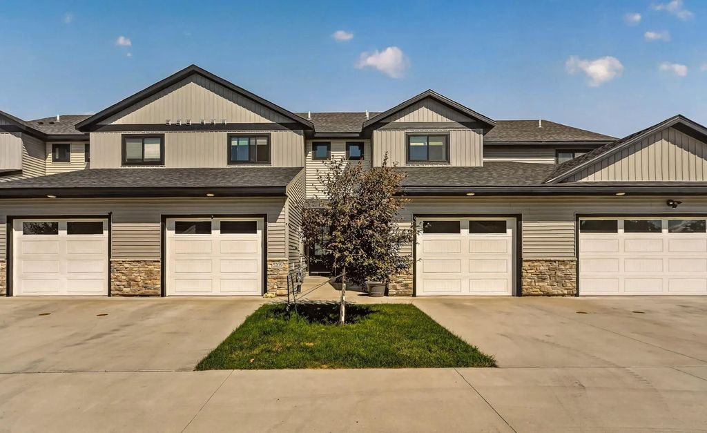 5205 Harvest Square Place Nw, Rochester