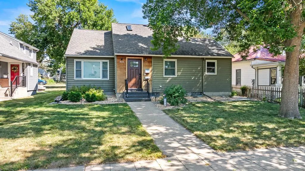 404 Walnut Street, Marshall
