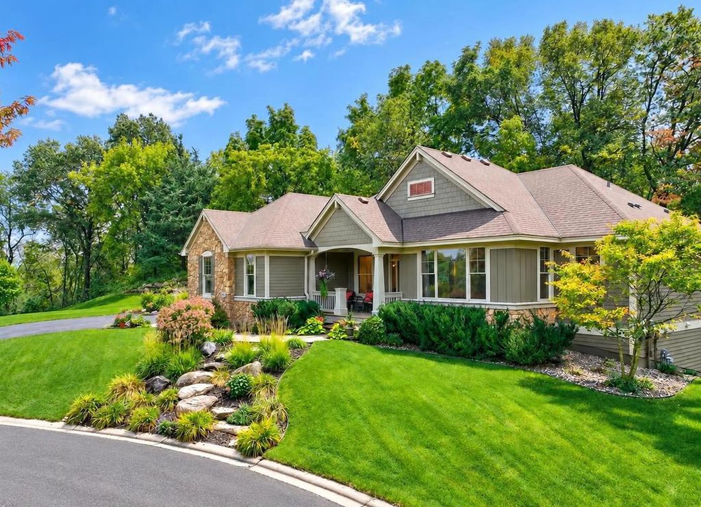 4453 Fable Hill Parkway N, Hugo