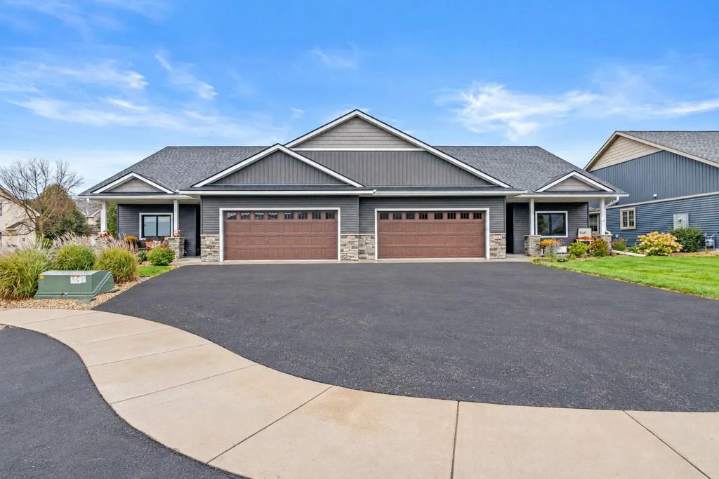 3563 Newcastle Drive, River Falls