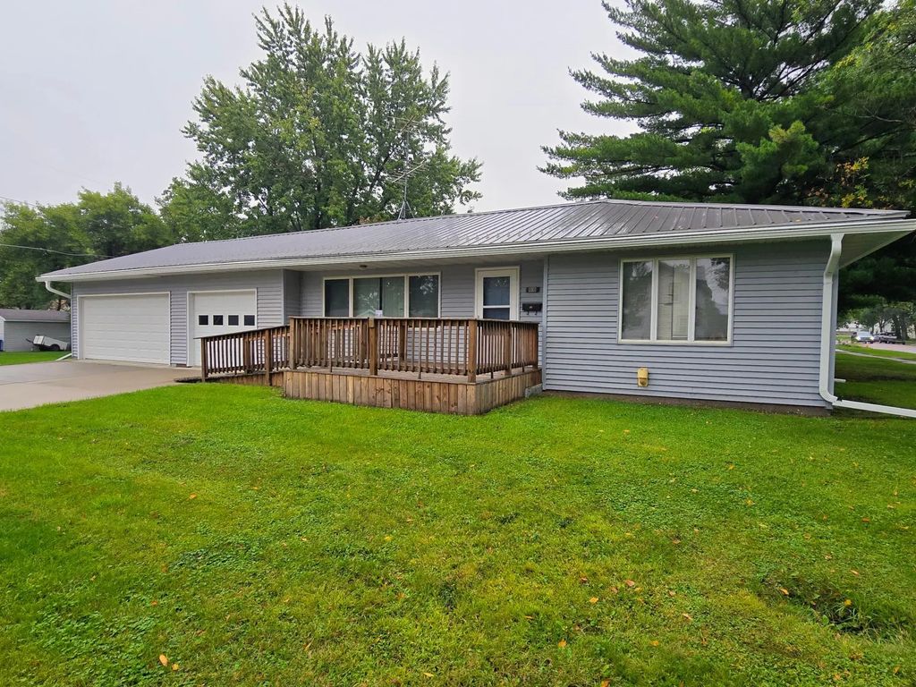 101 9th Avenue Nw, Pipestone