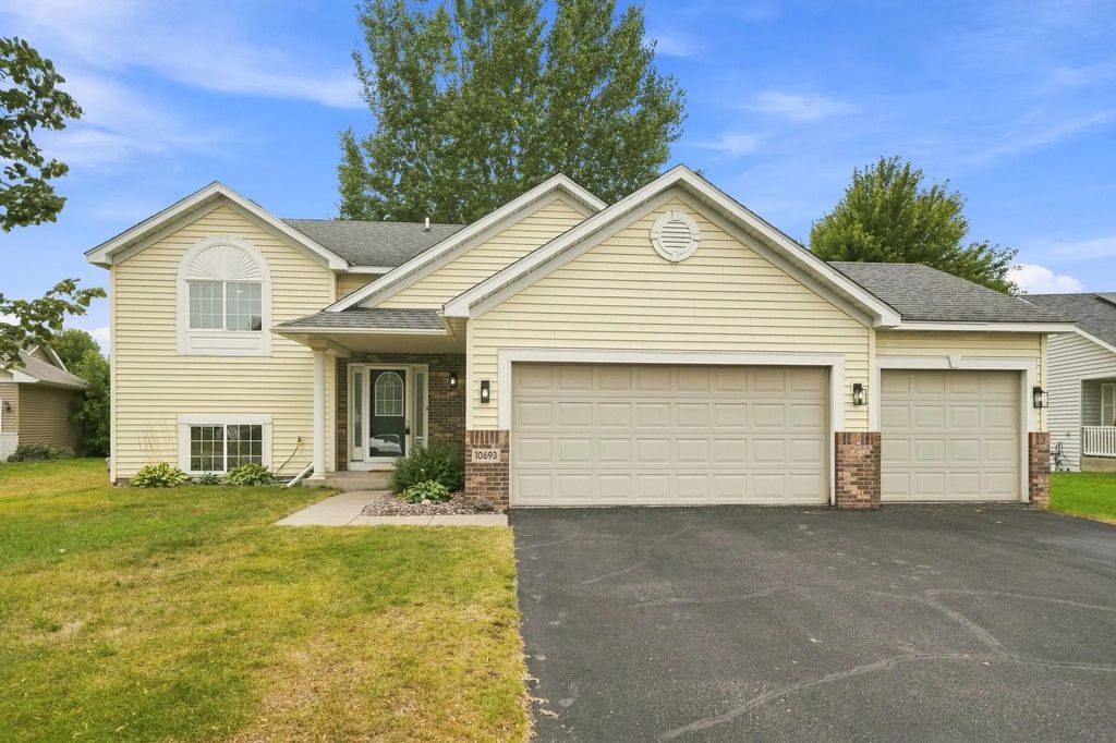 10693 Karston Avenue Ne, Albertville