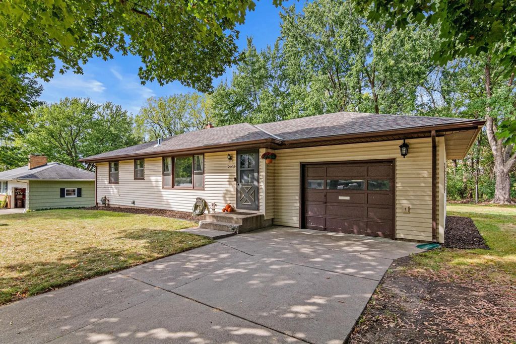 2439 53rd Street E, Inver Grove Heights