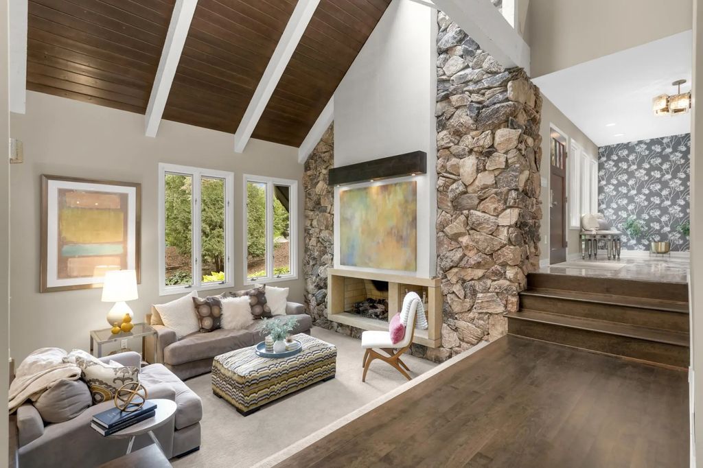 694 Maple Park Drive, Mendota Heights