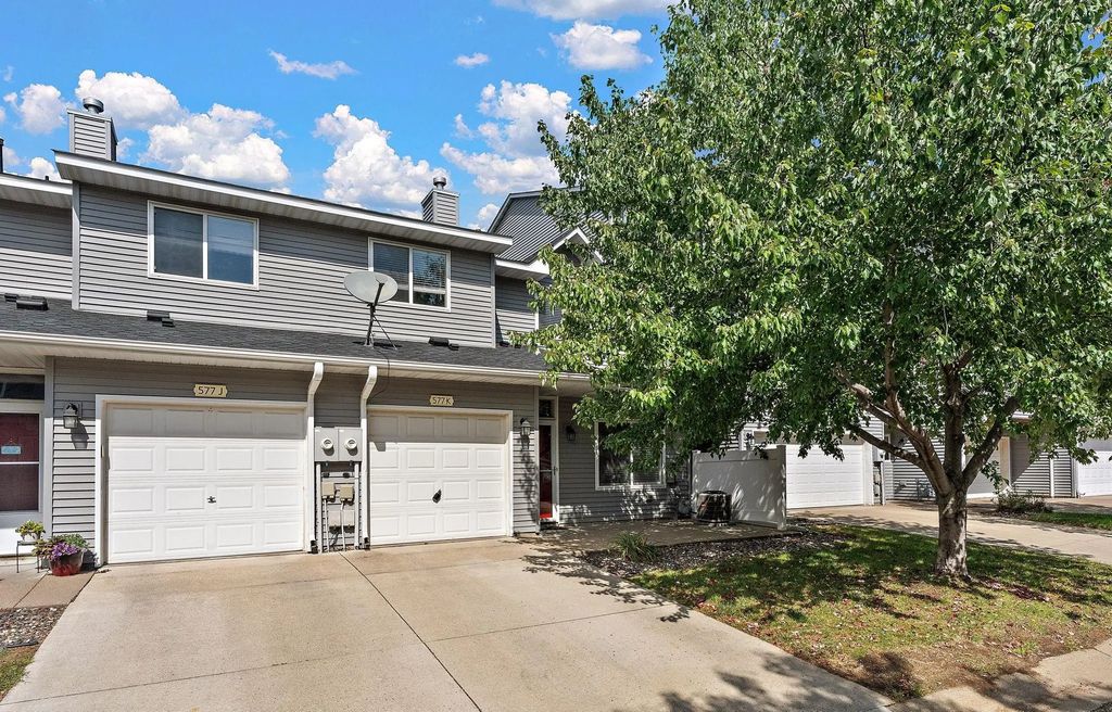 577 Woodduck Drive K, Woodbury