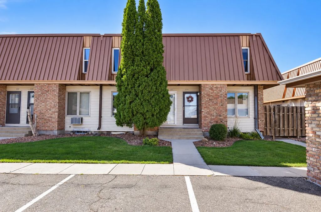 321 12 1/2 Avenue E, West Fargo