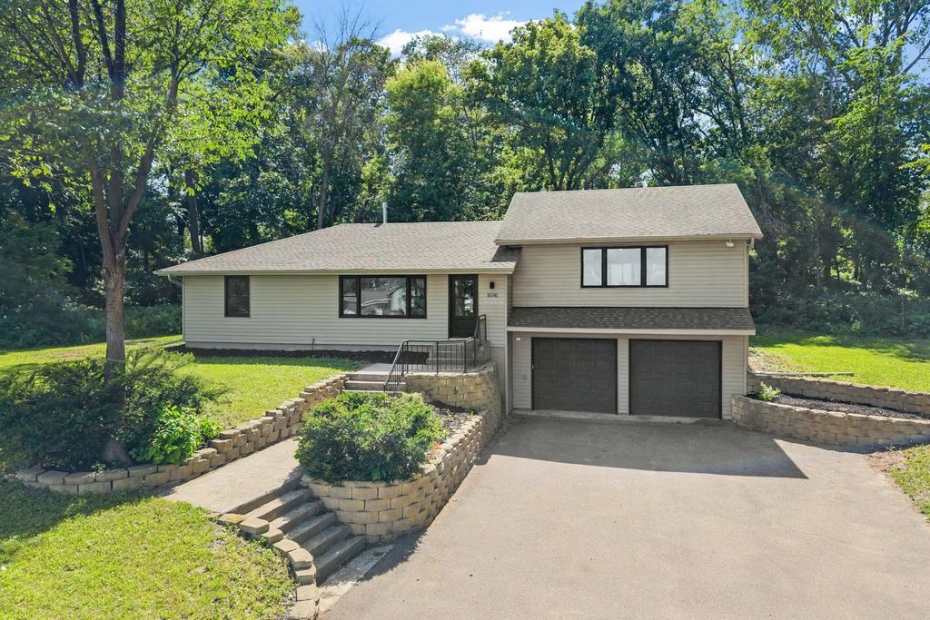 18741 Highview Avenue, Lakeville