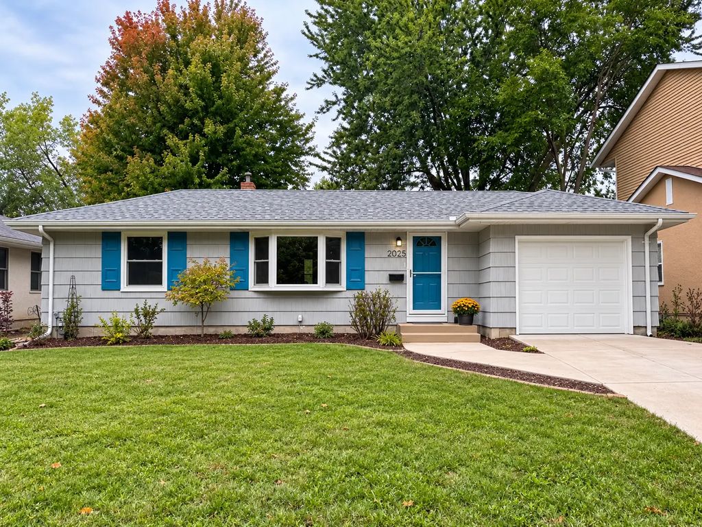 2025 Field Avenue, Saint Paul