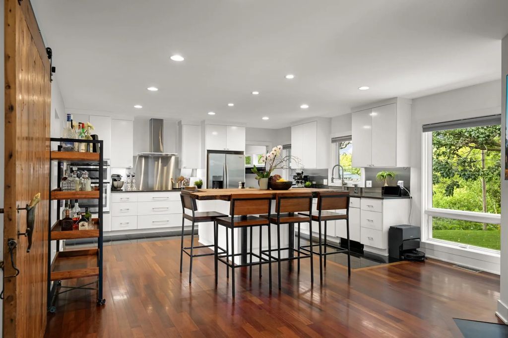 5148 Danens Drive, Edina