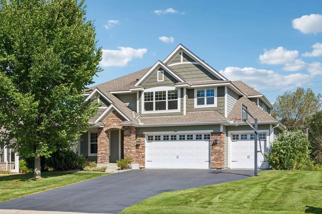 3604 Sawgrass Trail S, Eagan
