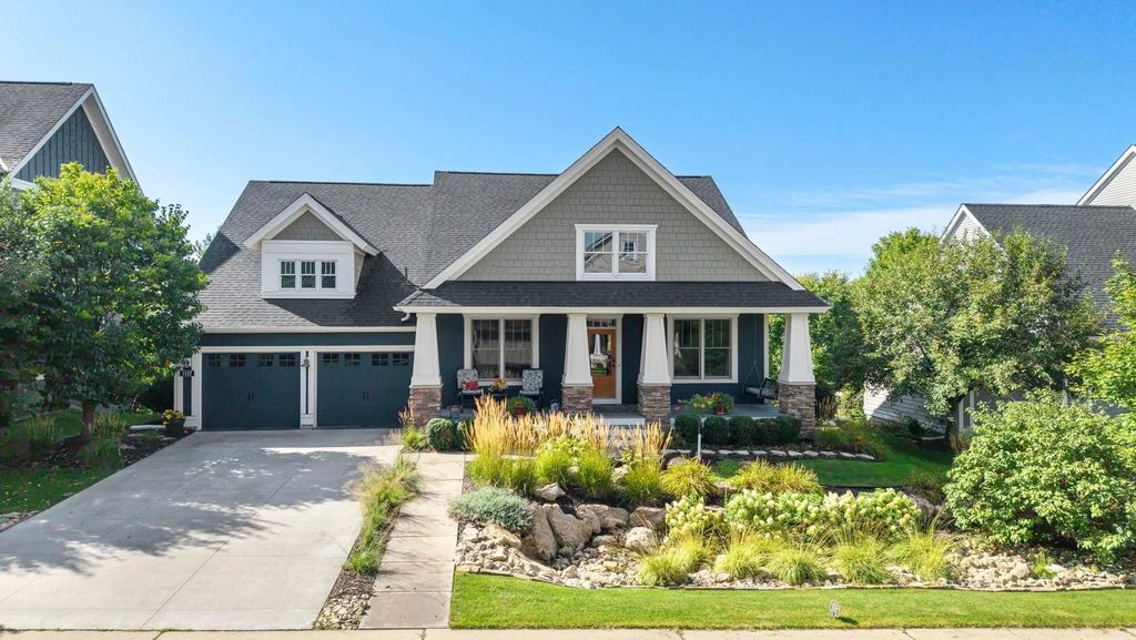 1137 Pioneer Trail, Bayport