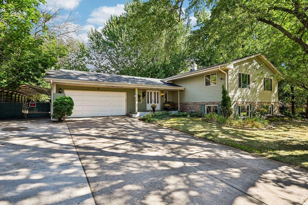 767 Eldridge Avenue E, Maplewood