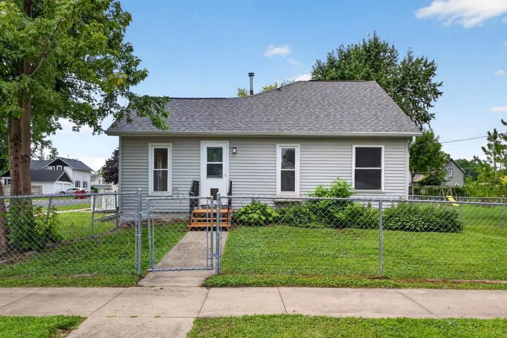 17 2nd St Ne, Kasson