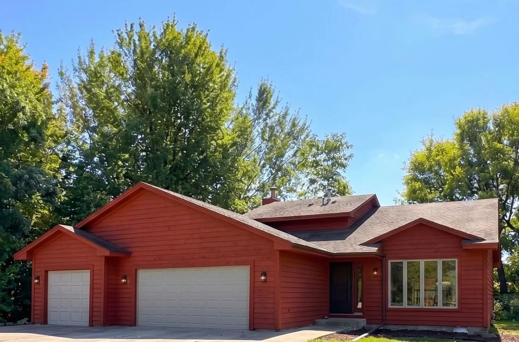 2633 Nightingale Court, Chaska