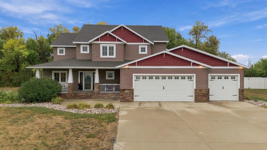1944 53rd Avenue N, Moorhead