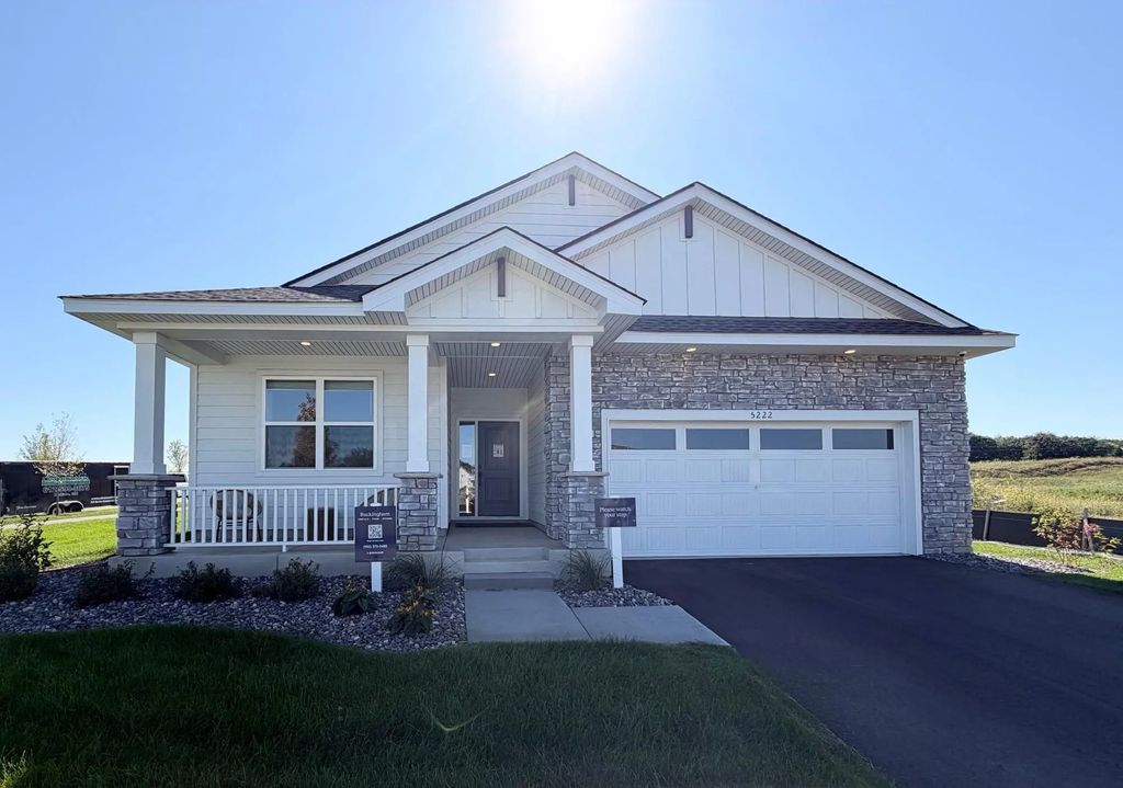 5222 Long Pointe Bay, Woodbury