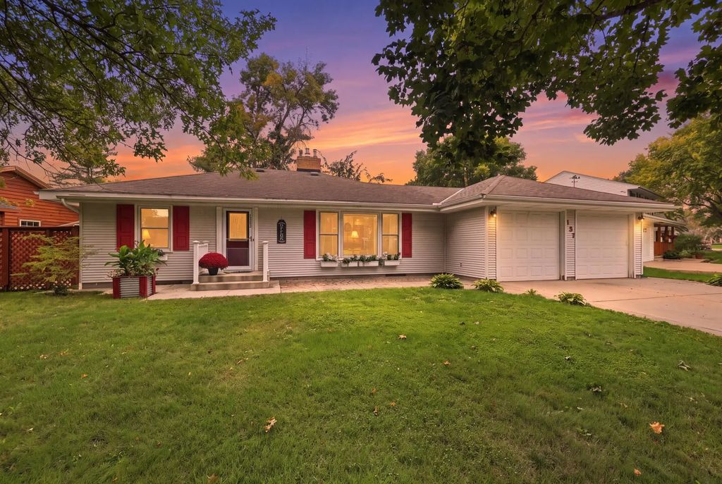 137 N Morningside Drive, Le Sueur