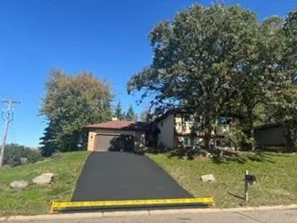 8481 134th Street Court, Apple Valley