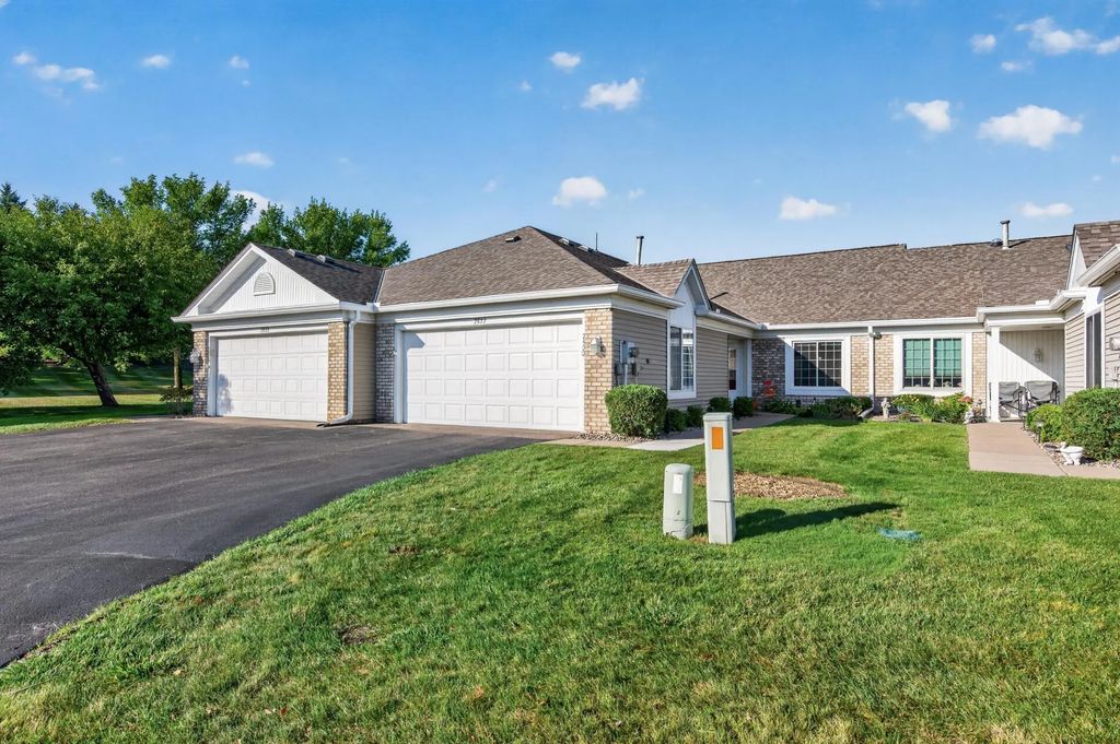 7577 Ojibway Park Court, Woodbury
