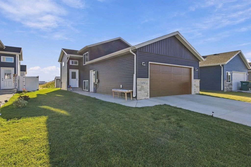 6762 Joseph Street, Horace