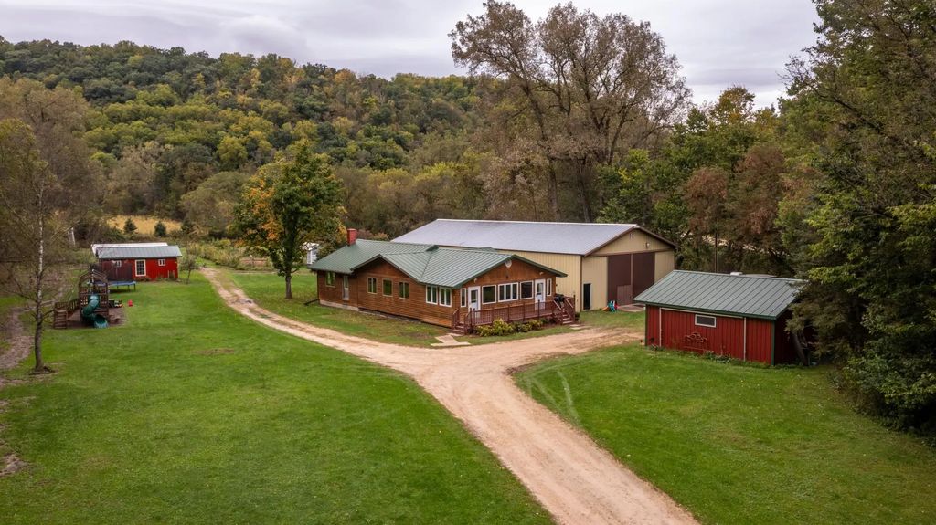 29417 Aspen Road, Rushford