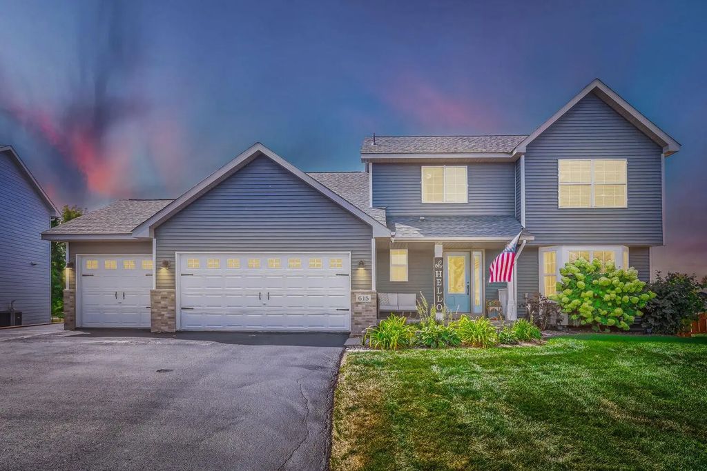 615 Elm Street Ne, Lonsdale